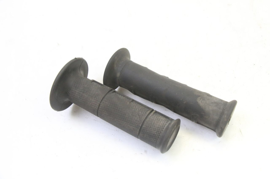 photo de HANDLEBAR GRIP YAMAHA YFM R RAPTOR 250 (2008 - 2014) - Zoom on usage condition
