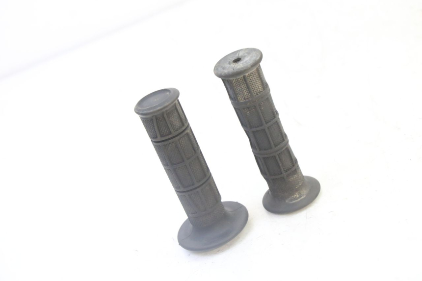 photo de HANDLEBAR GRIP YAMAHA YFM R RAPTOR 250 (2008 - 2014) - Technical close-up