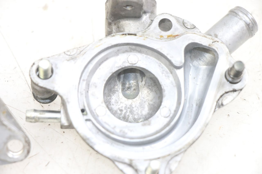 photo de WATER PUMP HONDA PCX (JF28) 125 (2009 - 2011) - Fixing points details
