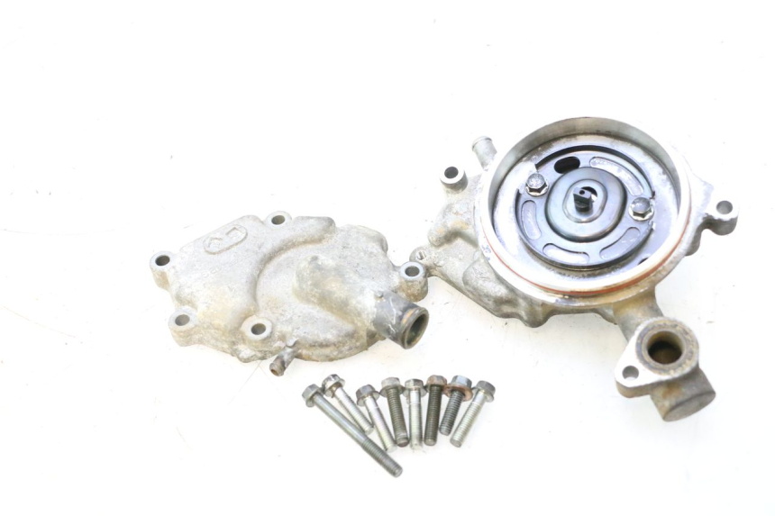 photo de WATER PUMP YAMAHA XMAX X-MAX 125 (2006 - 2009) - Surface and material condition