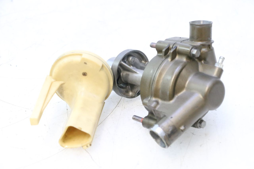 photo de WATER PUMP KAWASAKI ZX-6R ZX6R 600 (2000 - 2002) - Zoom on usage condition