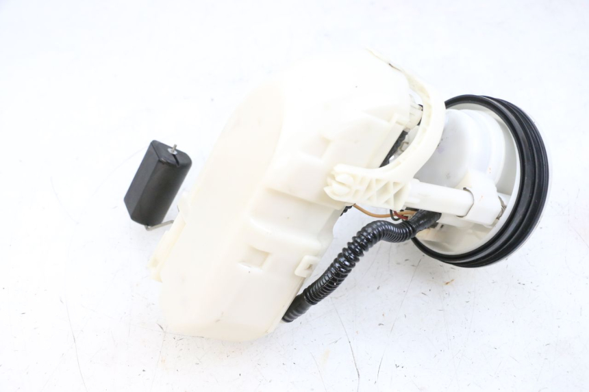 photo de FUEL PUMP SUZUKI BURGMAN 650 (2013 - 2020) - Alternative perspective