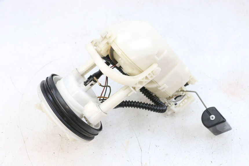 photo de FUEL PUMP SUZUKI BURGMAN 650 (2013 - 2020) - Technical close-up