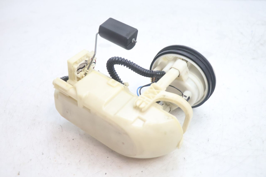 photo de FUEL PUMP SUZUKI BURGMAN EXECUTIVE ABS 650 (2006 - 2012) - Fixing points details