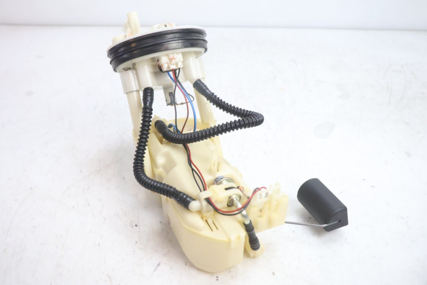 photo de FUEL PUMP SUZUKI BURGMAN EXECUTIVE ABS 650 (2006 - 2012) - Surface and material condition