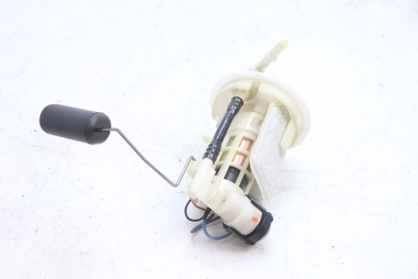 photo de FUEL PUMP YAMAHA BW'S BWS 125 (2010 - 2013) - Alternative perspective