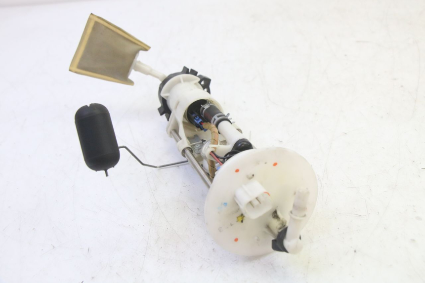 photo de FUEL PUMP HONDA FES S-WING SWING ABS 125 (2007 - 2015) - Alternative perspective