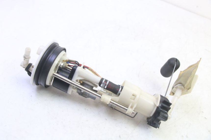photo de FUEL PUMP HONDA FES S-WING SWING ABS 125 (2007 - 2015) - Alternative perspective