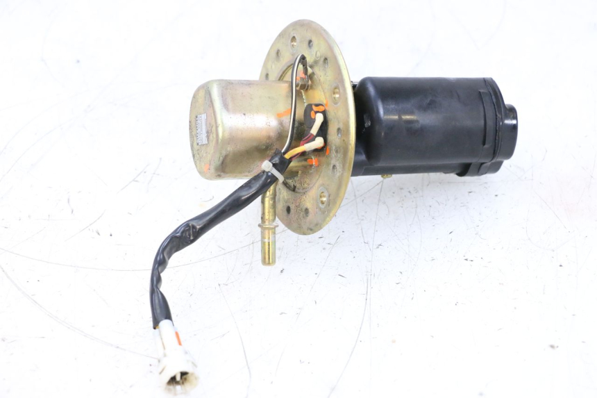 photo de FUEL PUMP SUZUKI GSXR GSX-R 1000 (2003 - 2004) - Surface and material condition