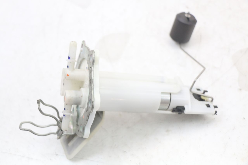 photo de FUEL PUMP HUSQVARNA SVARTPILEN 401 (2018 - 2023) - Technical close-up