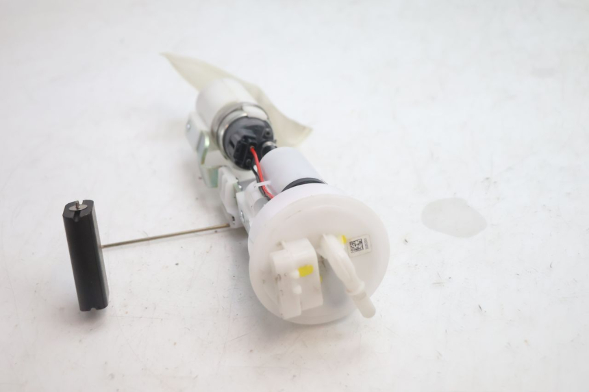 photo de FUEL PUMP PIAGGIO MP3 HPE 530 (2022 - 2026) - Surface and material condition