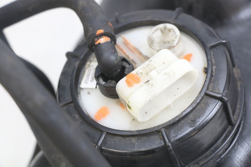 photo de FUEL PUMP PIAGGIO MP3 LT 400 (2007 - 2012) - Alternative perspective