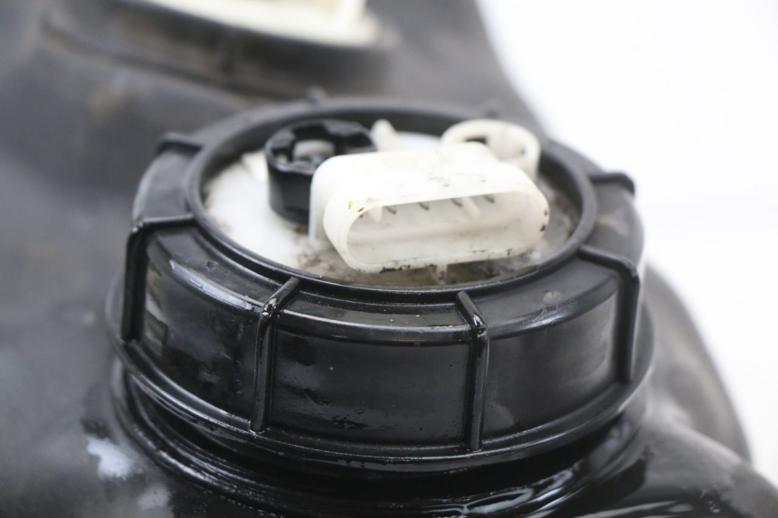 photo de FUEL PUMP PIAGGIO MP3 LT 400 (2007 - 2012) - Fixing points details