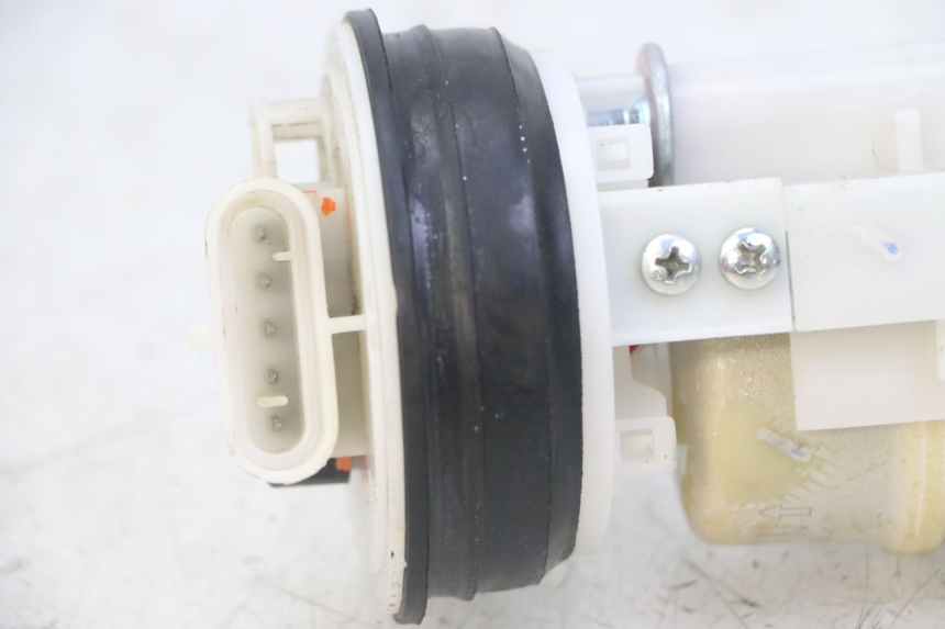 photo de FUEL PUMP PIAGGIO MP3 LT 300 (2010 - 2016) - Surface and material condition