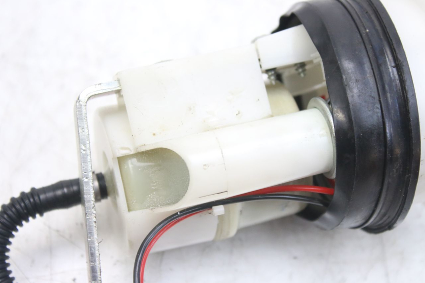 photo de FUEL PUMP PIAGGIO MP3 RL 250 (2006 - 2010) - Alternative perspective