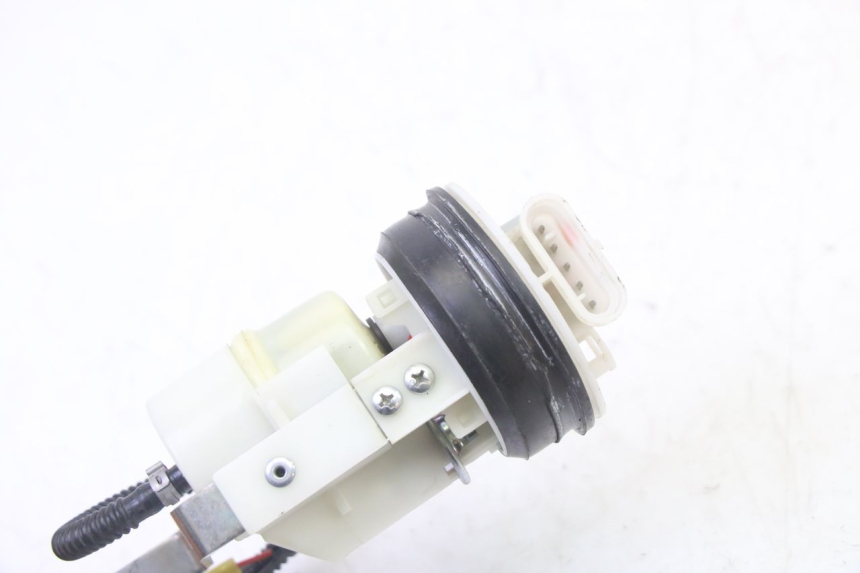 photo de FUEL PUMP PIAGGIO MP3 RL 250 (2006 - 2010) - Technical close-up