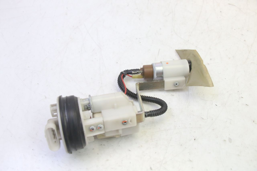 photo de FUEL PUMP PIAGGIO MP3 RL 250 (2006 - 2010) - Alternative perspective