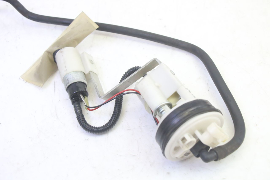 photo de FUEL PUMP PIAGGIO MP3 RL 250 (2006 - 2010) - Alternative perspective