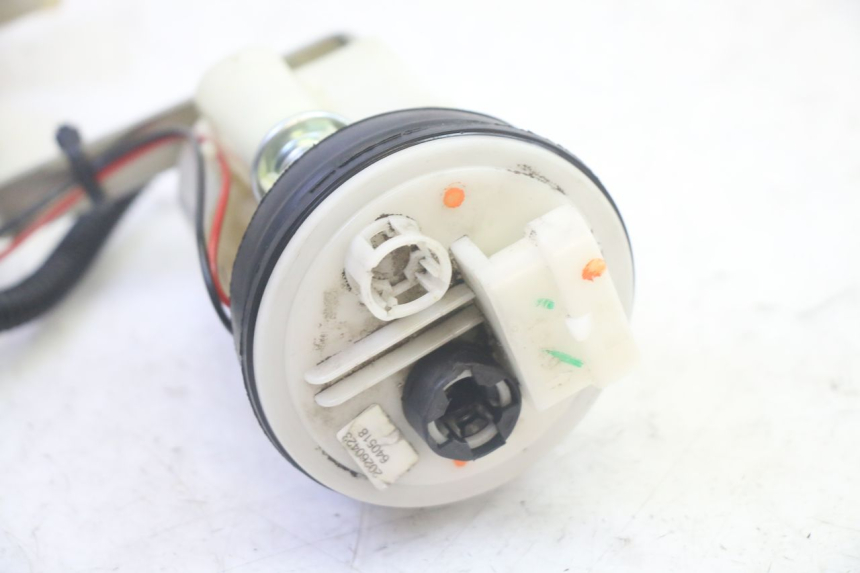 photo de FUEL PUMP PIAGGIO MP3 RL 250 (2006 - 2010) - Surface and material condition