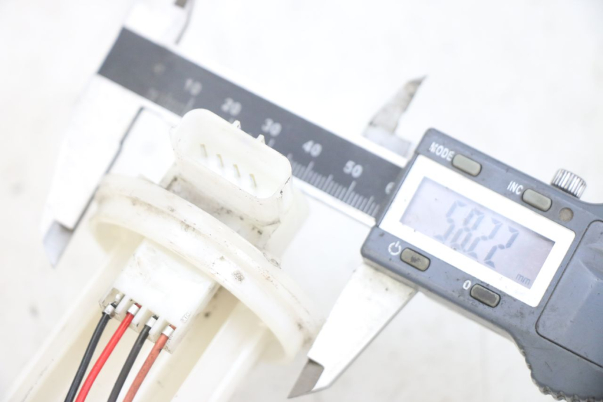 photo de FUEL PUMP HONDA PCX (JF28) 125 (2009 - 2011) - Alternative perspective