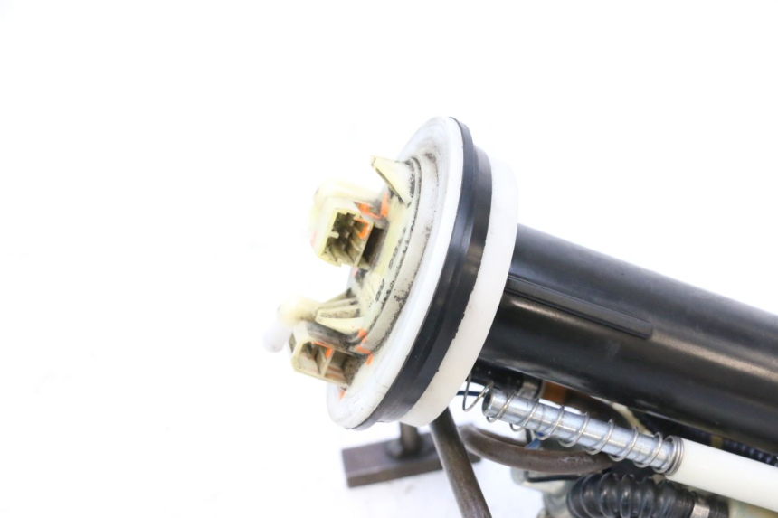photo de FUEL PUMP PEUGEOT SATELIS COMPRESSOR K15 125 (2006 - 2009) - Zoom on usage condition