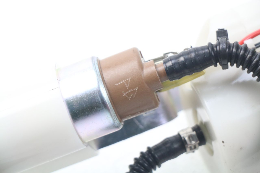 photo de FUEL PUMP PEUGEOT SATELIS 300 (2012 - 2015) - Fixing points details