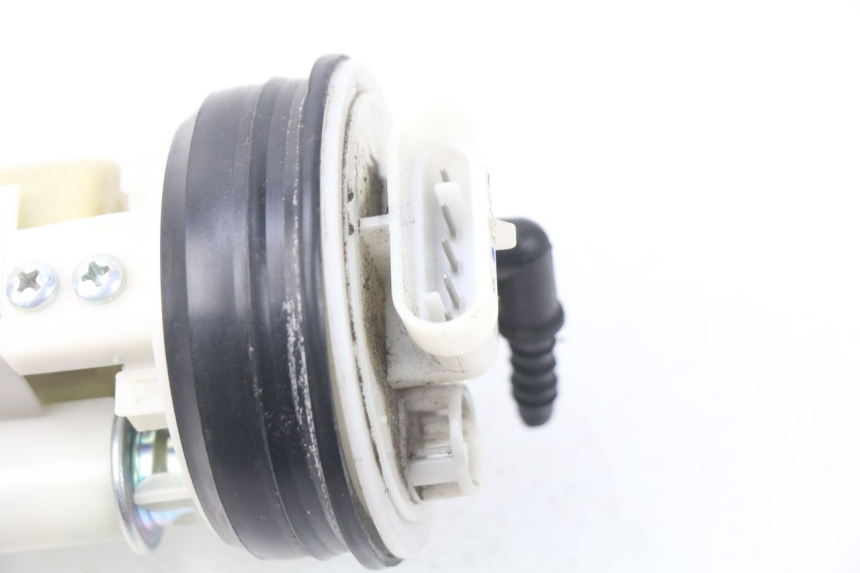 photo de FUEL PUMP PEUGEOT SATELIS 300 (2012 - 2015) - Surface and material condition