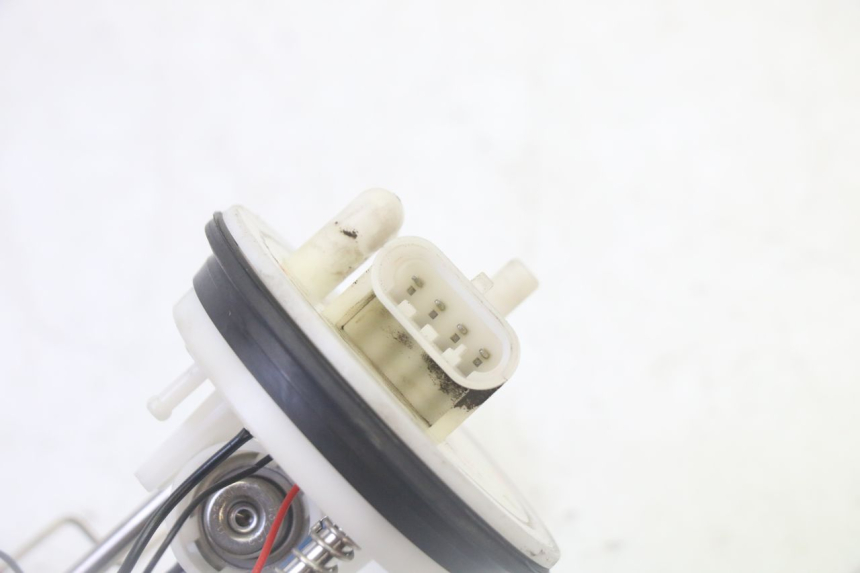 photo de FUEL PUMP PEUGEOT SATELIS 125 (2013 - 2018) - Alternative perspective