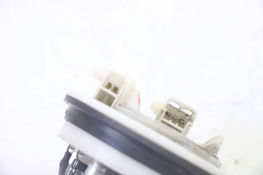 photo de FUEL PUMP PEUGEOT SATELIS 125 (2010 - 2012) - Zoom on usage condition