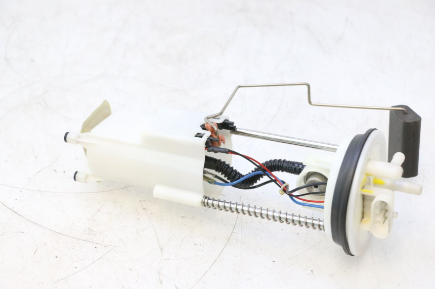 photo de FUEL PUMP PEUGEOT SATELIS 125 (2013 - 2018) - Surface and material condition