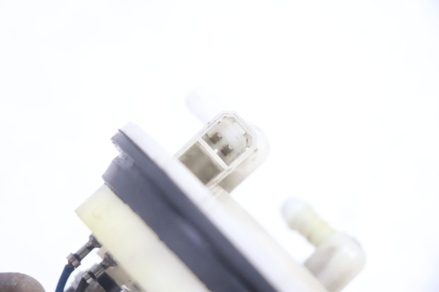 photo de FUEL PUMP PEUGEOT SATELIS 125 (2006 - 2009) - Alternative perspective