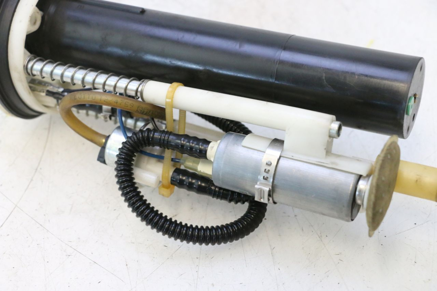 photo de FUEL PUMP PEUGEOT SATELIS 125 (2013 - 2018) - Fixing points details
