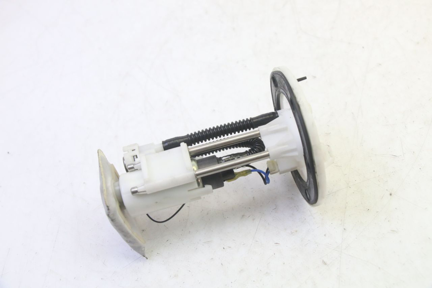 photo de FUEL PUMP PEUGEOT TWEET PRO EFI 4T 50 (2021 - 2022) - Zoom on usage condition