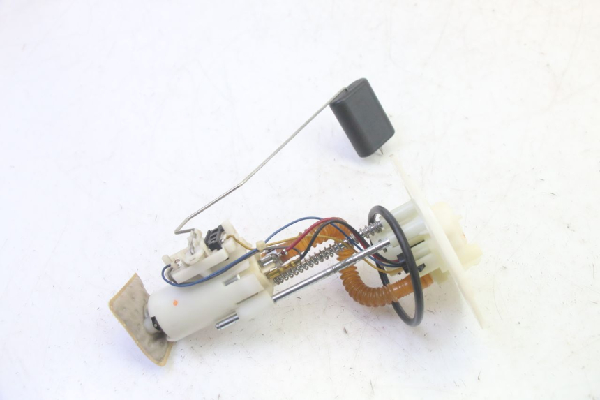 photo de FUEL PUMP DAELIM VJ ROADWIN FI 125 (2008 - 2017) - Zoom on usage condition