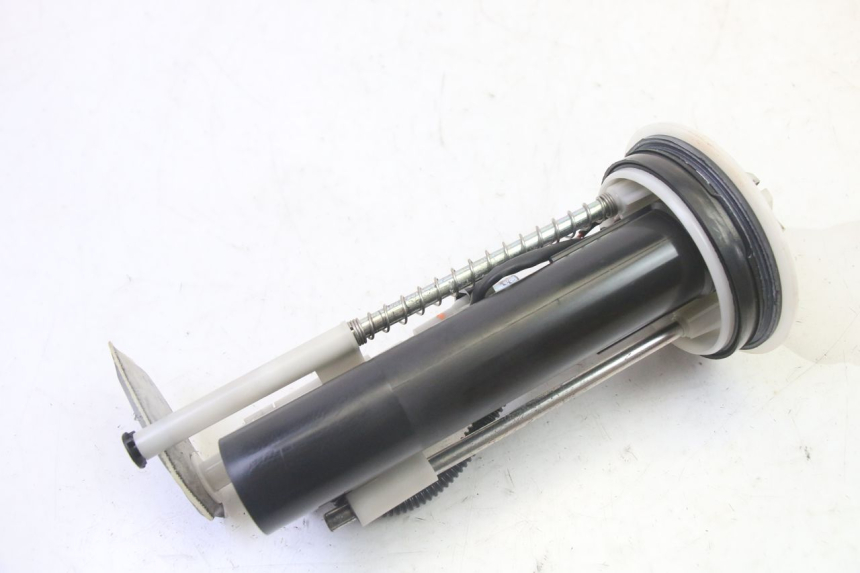photo de FUEL PUMP YAMAHA X-MAX XMAX 125 (2010 - 2013) - Alternative perspective