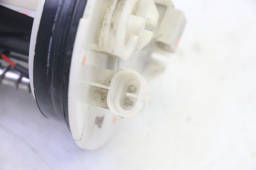 photo de FUEL PUMP YAMAHA X-MAX XMAX 125 (2010 - 2013) - Alternative perspective