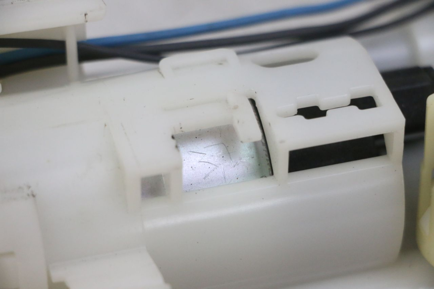 photo de FUEL PUMP YAMAHA XJ6 ABS 600 (2008 - 2016) - Alternative perspective