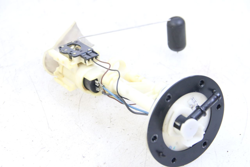 photo de FUEL PUMP YAMAHA XP T-MAX TMAX 500 (2004 - 2007) - Technical close-up