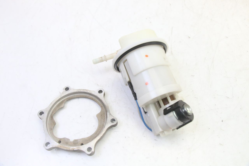 photo de FUEL PUMP YAMAHA YZ-F YZF 250 (2014 - 2018) - Alternative perspective