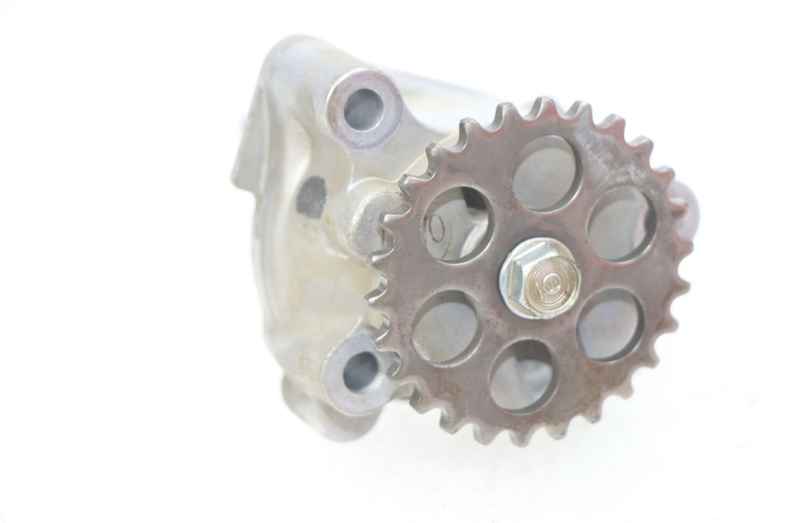 photo de OIL PUMP HONDA CBR RR FIREBLADE 900 (1992 - 1994) - Alternative perspective