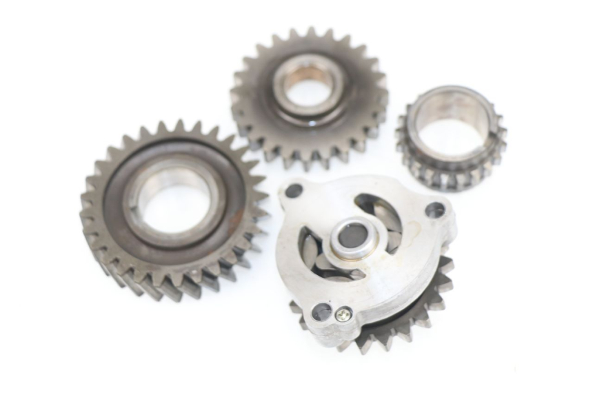 photo de OIL PUMP SUZUKI DR DJEBEL 600 (1985 - 1990) - Component detail