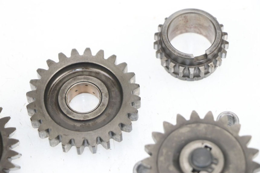 photo de OIL PUMP SUZUKI DR DJEBEL 600 (1985 - 1990) - Fixing points details