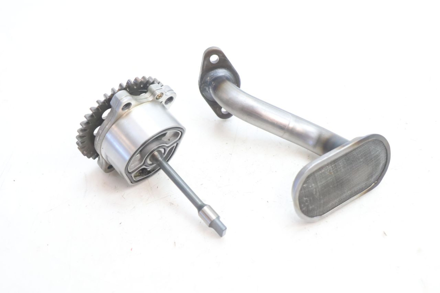 photo de OIL PUMP SUZUKI GSR 600 (2005 - 2012) - Technical close-up
