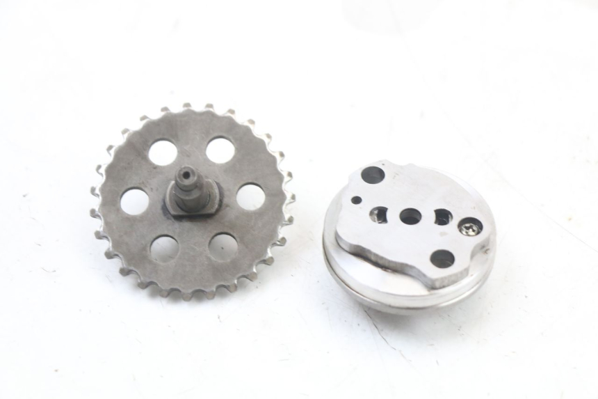 photo de OIL PUMP HONDA NES AROBASE 125 (2000 - 2003) - Alternative perspective