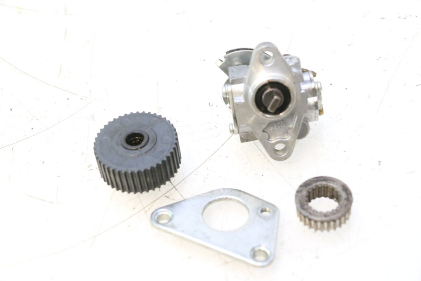 photo de OIL PUMP PIAGGIO NEW TYPHOON 50 (2018 - 2021) - Alternative perspective