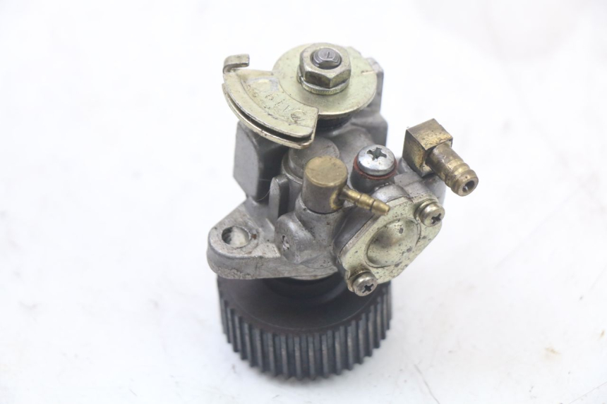photo de OIL PUMP GILERA RUNNER LC 50 (1997 - 1998) - Technical close-up