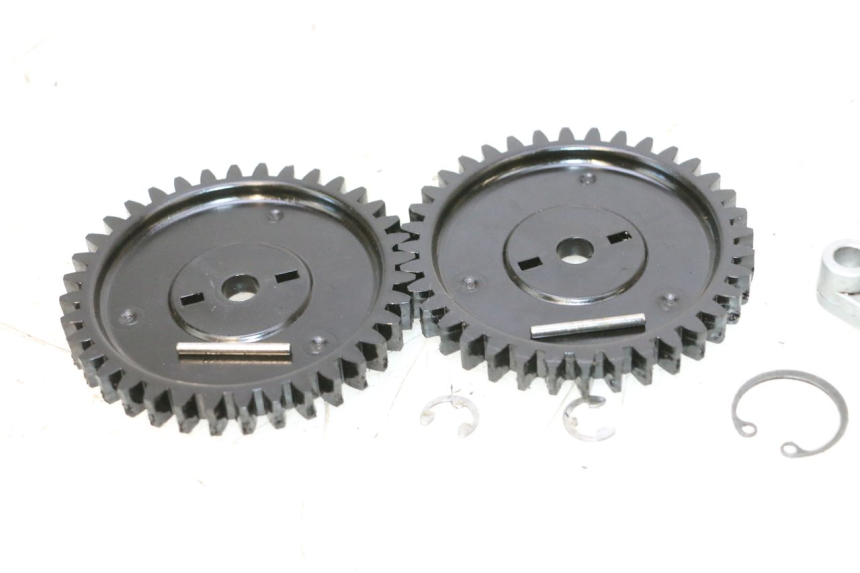 photo de OIL PUMP PEUGEOT SATELIS COMPRESSOR K15 125 (2006 - 2009) - Alternative perspective