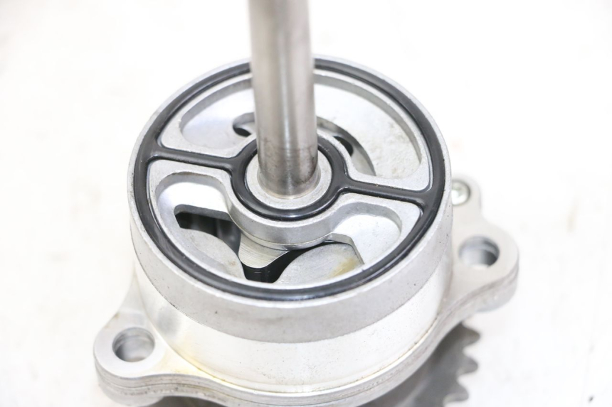 photo de OIL PUMP SUZUKI GSX F GSXF 650 (2007 - 2015) - Alternative perspective