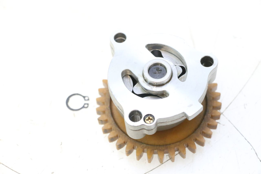 photo de OIL PUMP SUZUKI SV S 650 (2003 - 2009) - Alternative perspective