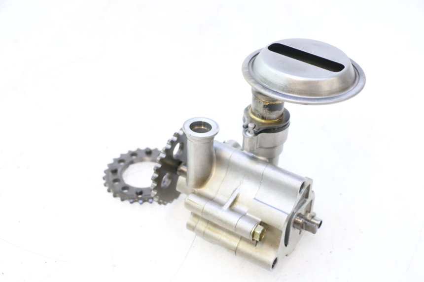 photo de OIL PUMP HONDA VFR FI RC46 800 (1998 - 2001) - Technical close-up